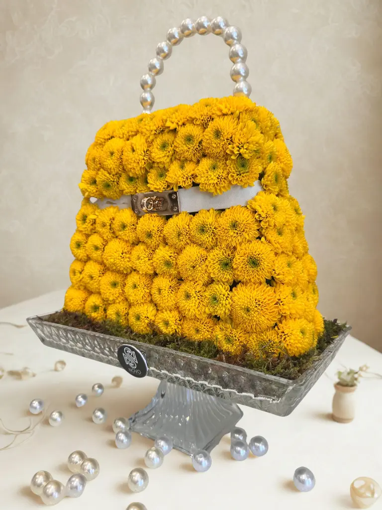 Kelly yellow chrys side.webp