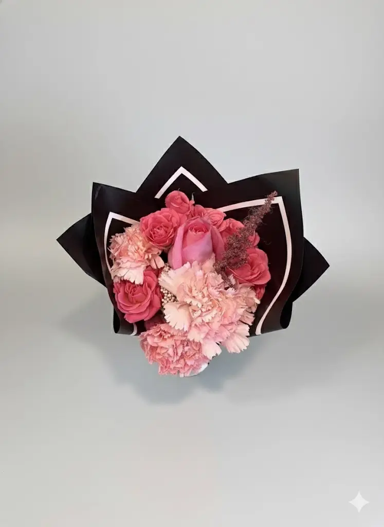 white hand bouquet top.webp