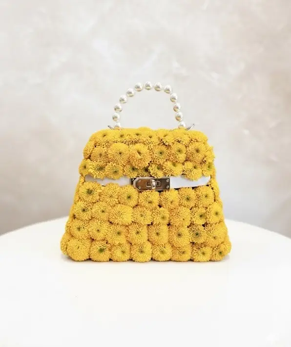 Kelly Yellow Chrys - Elite.webp