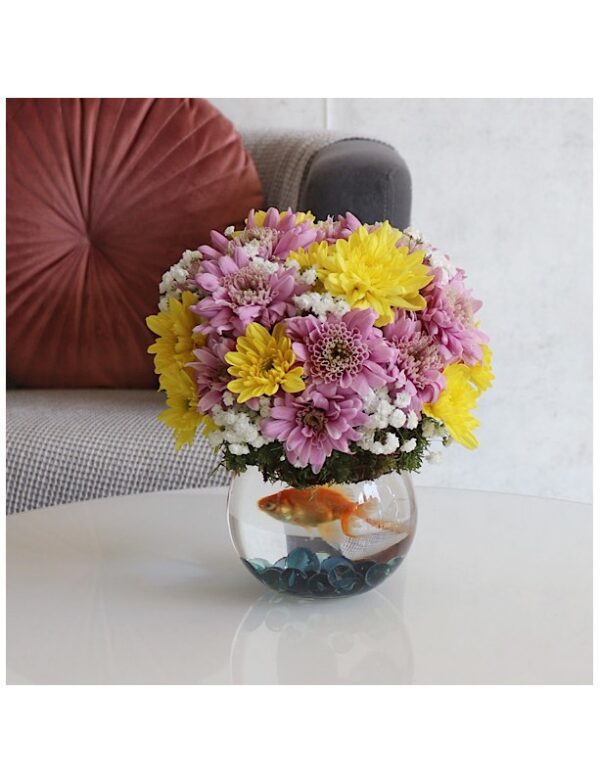 fresh flowers with fish fast delivery in Kuwait