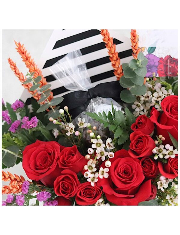 Best roses in Kuwait, fresh and quality guaranteed. Same day delivery available.