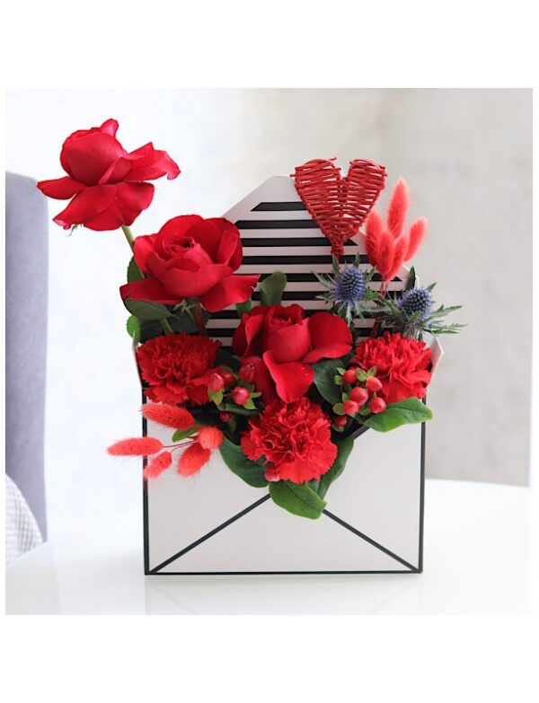 Looking for red roses? Say I love you with fresh flowers.